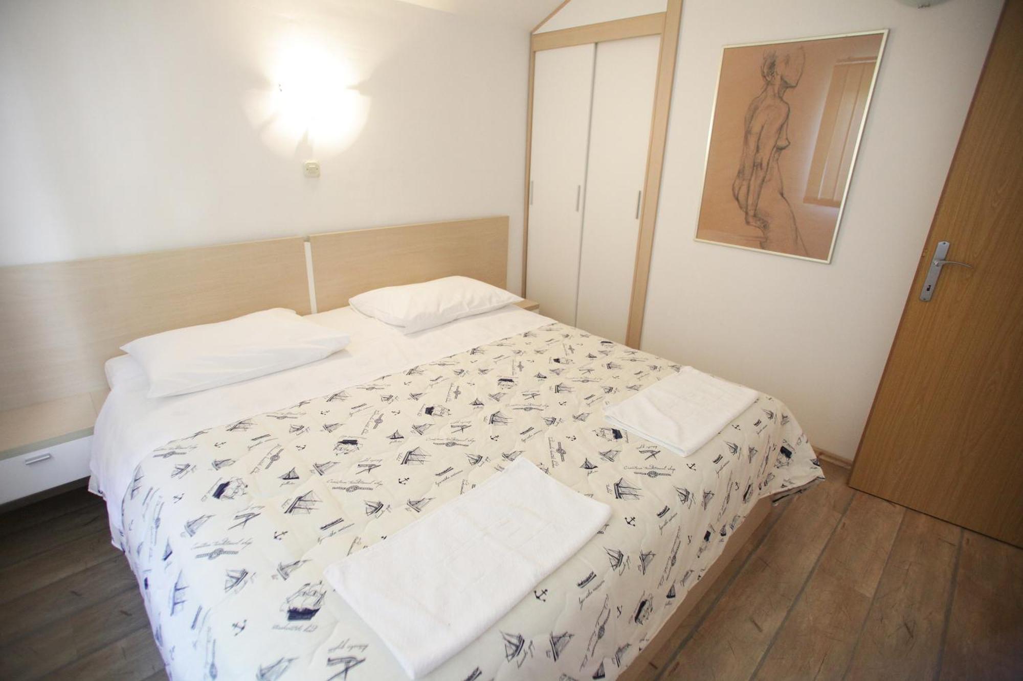 Apartments Kudelik Трогир Экстерьер фото