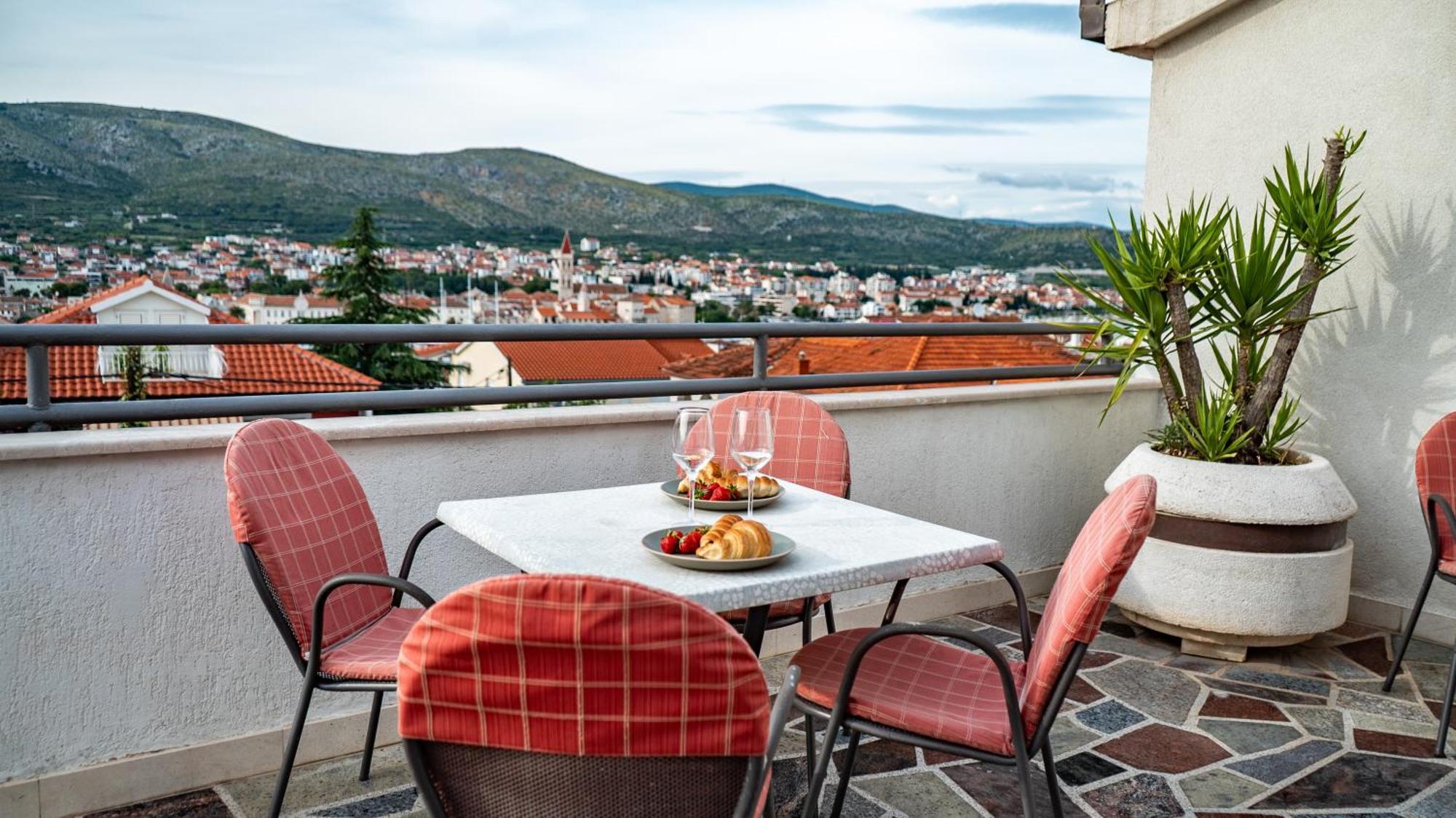 Apartments Kudelik Трогир Экстерьер фото