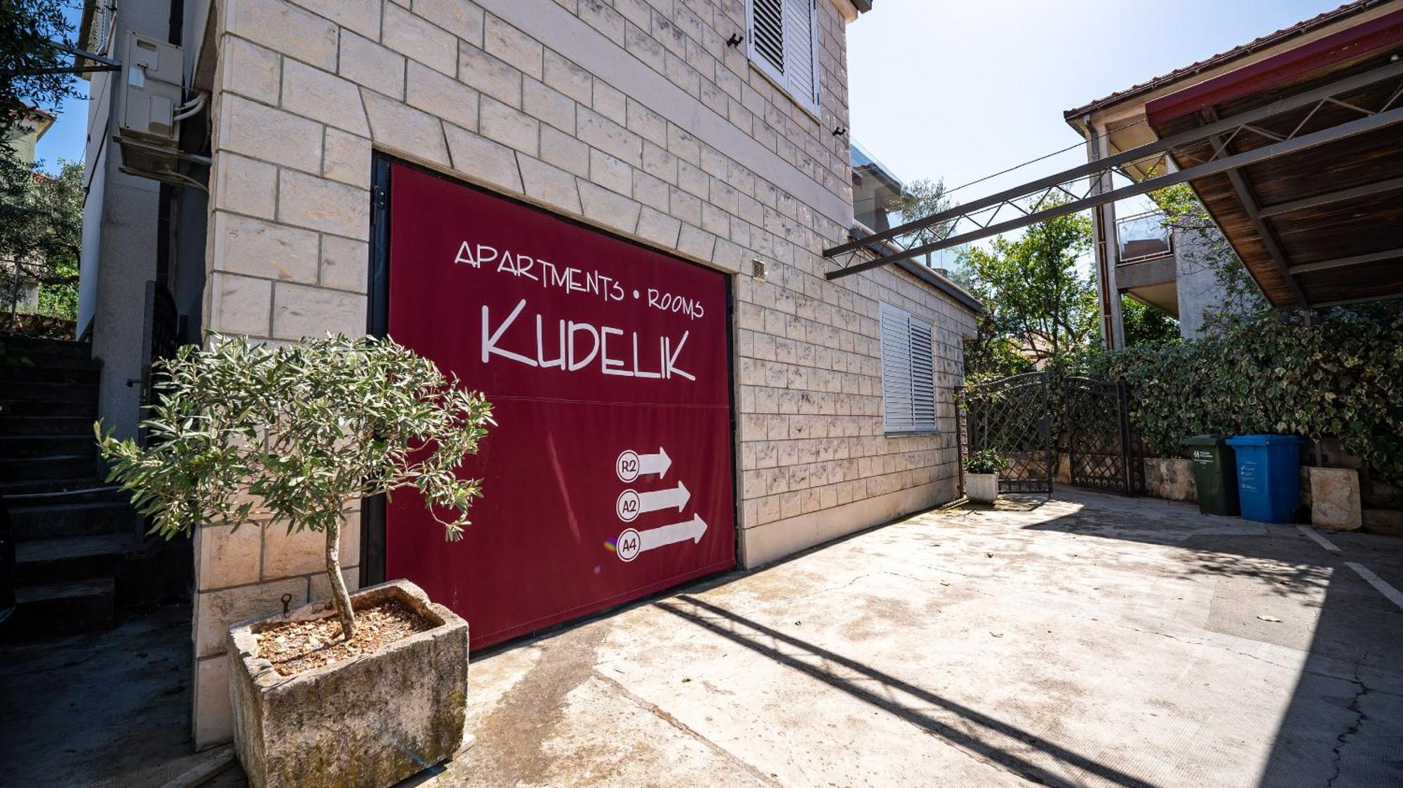 Apartments Kudelik Трогир Экстерьер фото