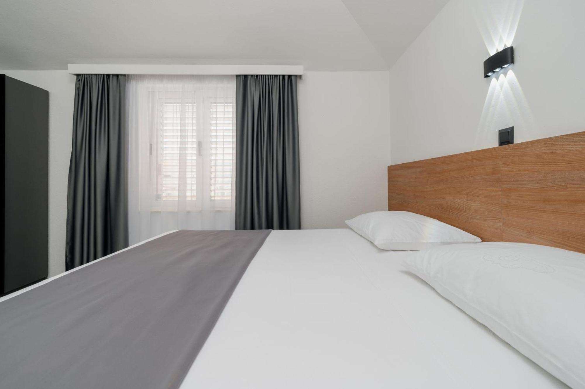 Apartments Kudelik Трогир Экстерьер фото