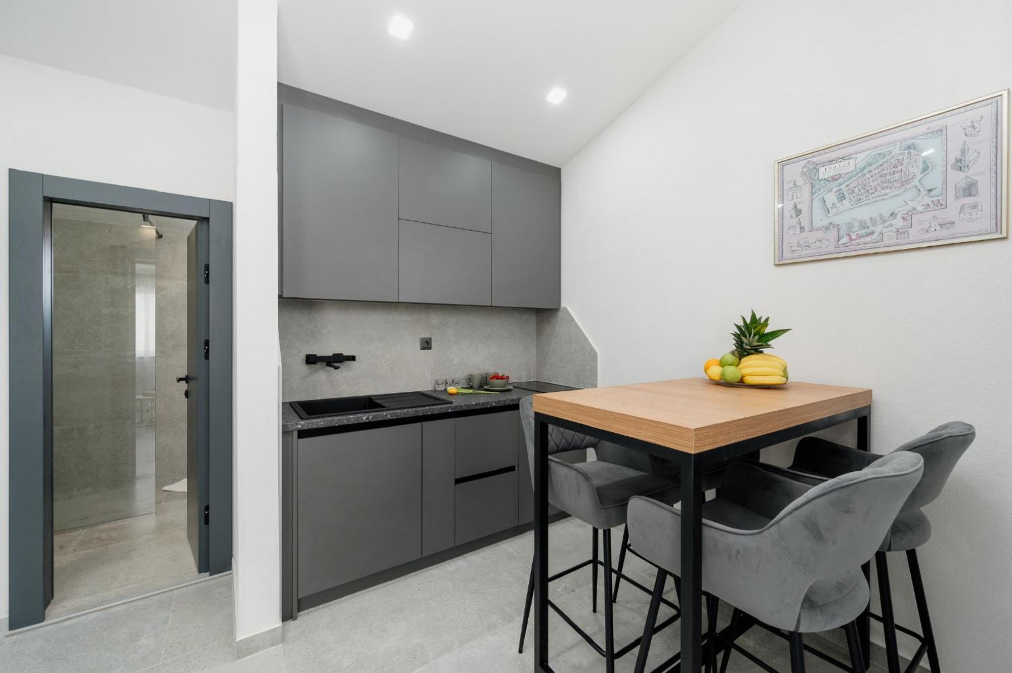 Apartments Kudelik Трогир Экстерьер фото