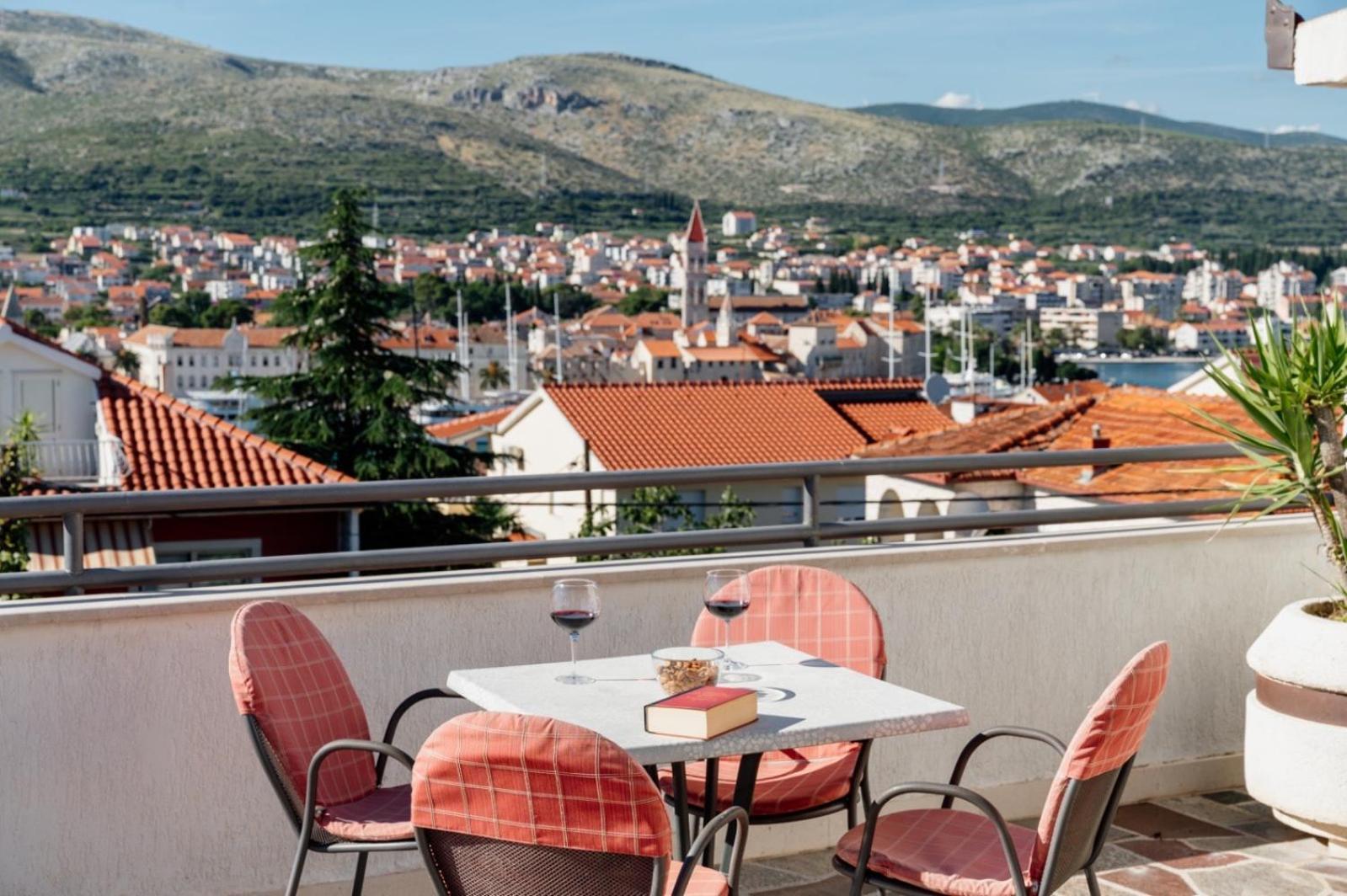 Apartments Kudelik Трогир Экстерьер фото