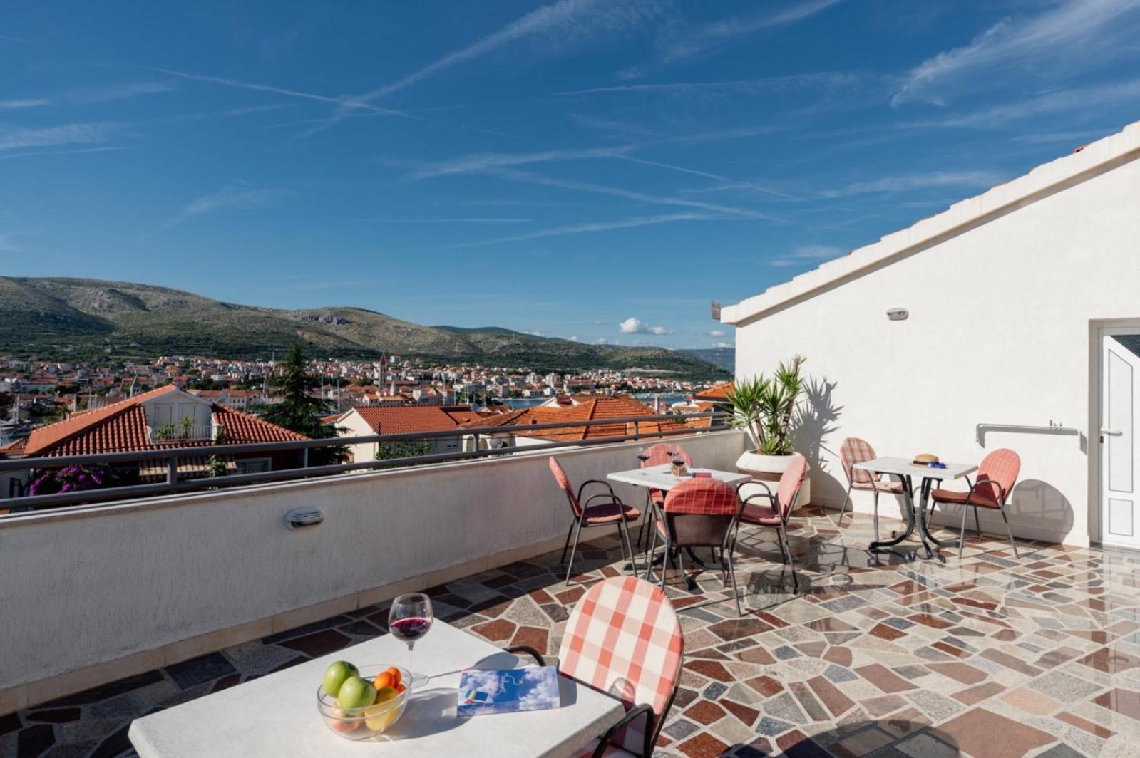Apartments Kudelik Трогир Экстерьер фото