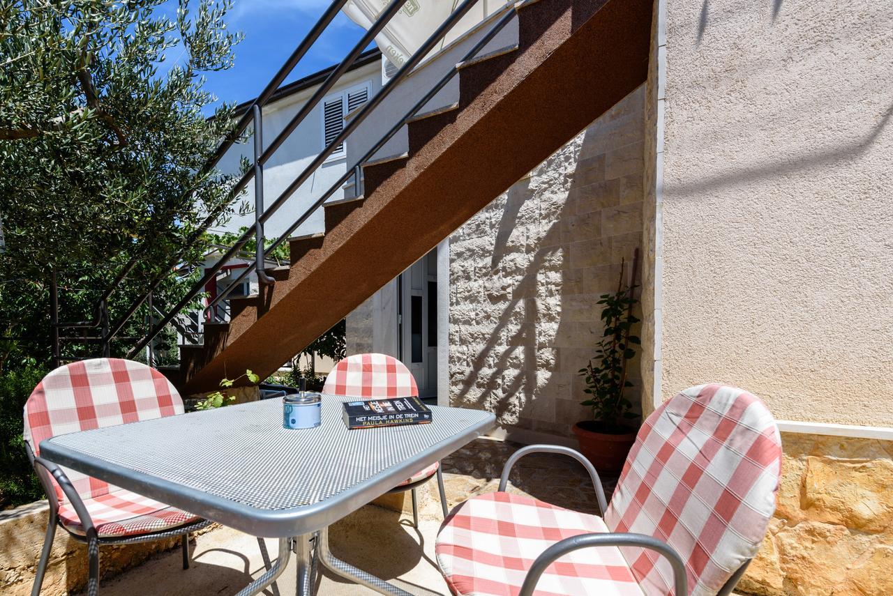 Apartments Kudelik Трогир Экстерьер фото